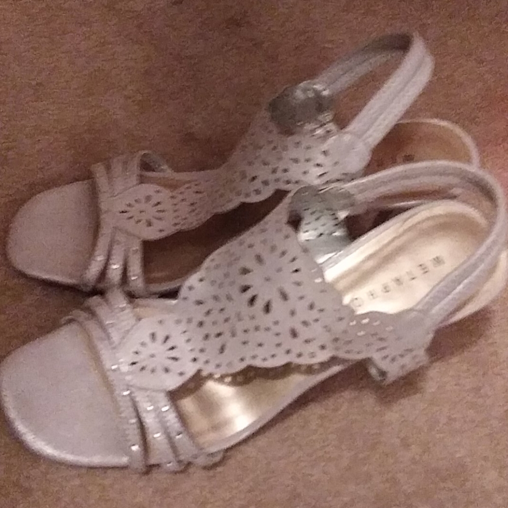 Metaphor heels - Picture 2 of 3